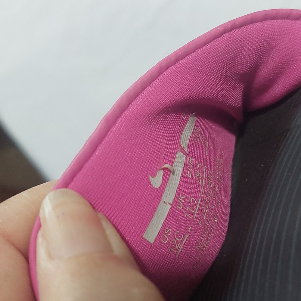Nike Black and Pink Slides.Size 12 Childrens  . - Picture 2 of 5